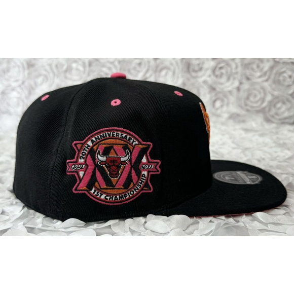 Mitchell & Ness Chicago Bulls Men's Hat HWC NBA Florida Sunset Black 7 3/4 - Picture 6 of 8